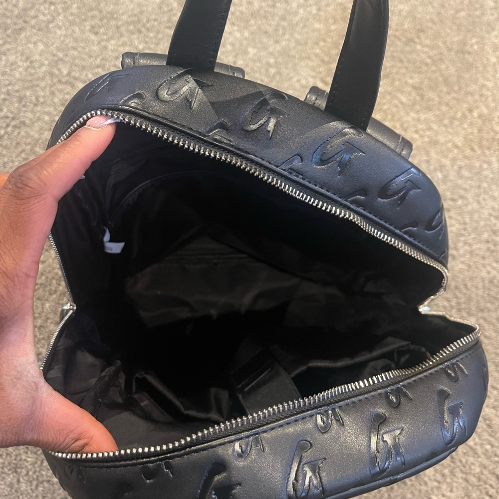 GLAMAHOLIC Monogram Backpack - Picture 5 of 7